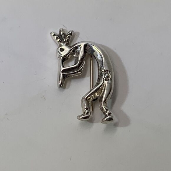 Native American Signed Sterling Kokopelli Brooch - Picture 10 of 12